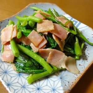 簡単✿空芯菜とベーコンのニンニク醤油炒め❤